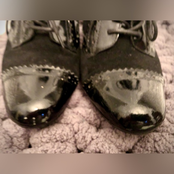 Vintage Oxford Patent Pumps - Picture 5 of 7